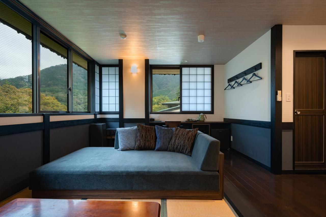 Onsen Guest House Tsutaya Hakone Exterior photo